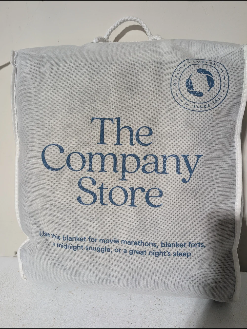 The Company Store 50 X 70 Lacrosse Throw Blanket; Down, Cotton; NWT Navy Blue